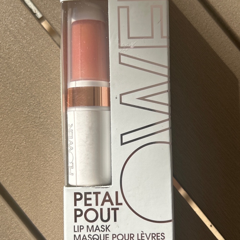 Flower Beauty Petal Pout Lip Mask Smooch LM4 Lip Treatment Kiss of Color‎